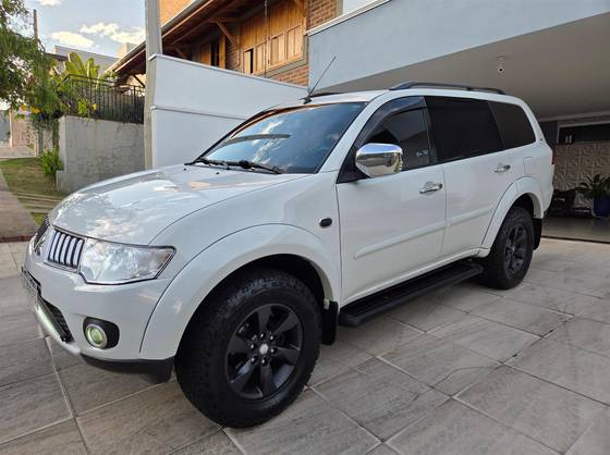MITSUBISHI PAJERO DAKAR 3.5 HPE 7 LUGARES 4X4 V6 24V FLEX 4P AUTOMÁTICO
